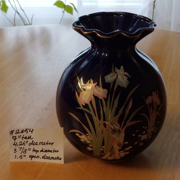 2054 RARE Collectible Blue Irises MCI Japan Vase - Picture 1 of 5